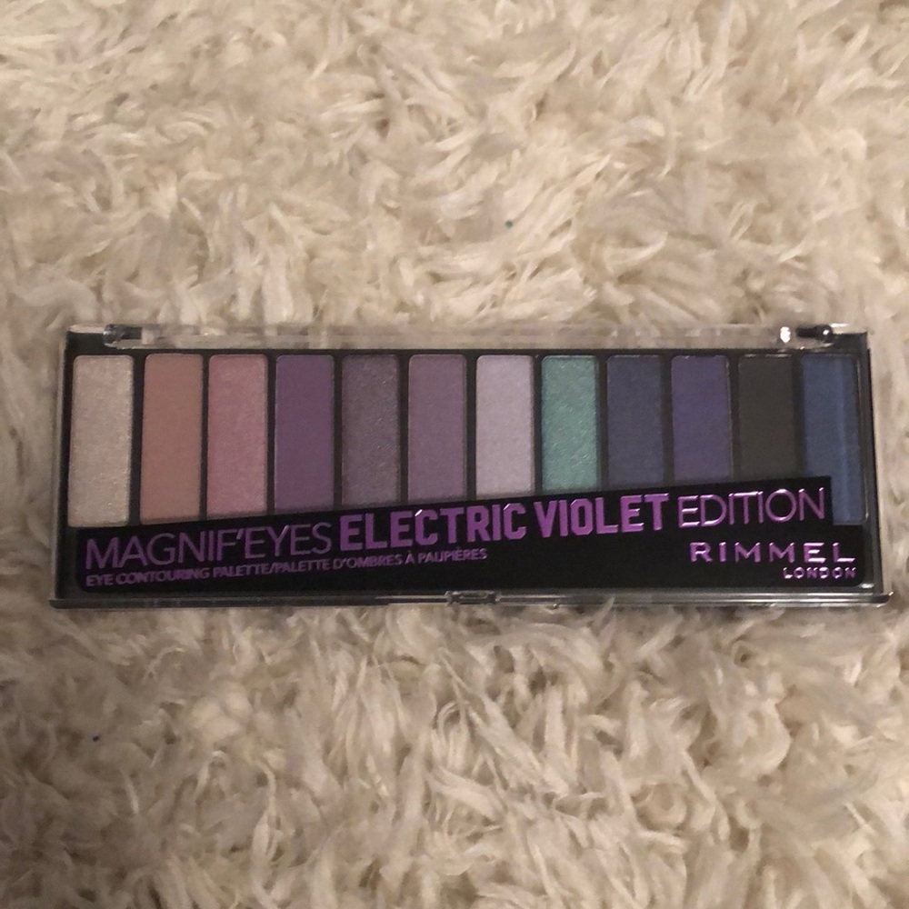 Magnif’eyes Electric Violet Edition eye palette